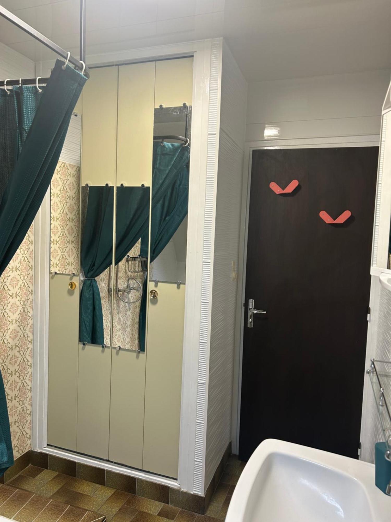 Gite La Maison Rose 拉内默藏 外观 照片